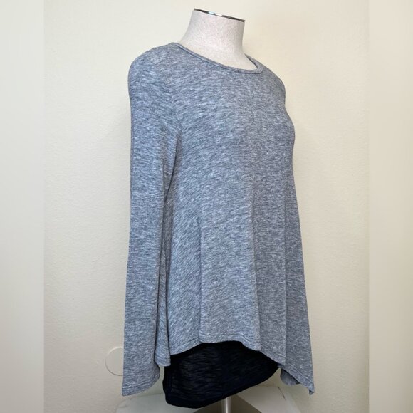 Gray Long Sleeve Asymmetrical Hem Tunic Top With Black Layering Detail Small - Picture 2 of 6